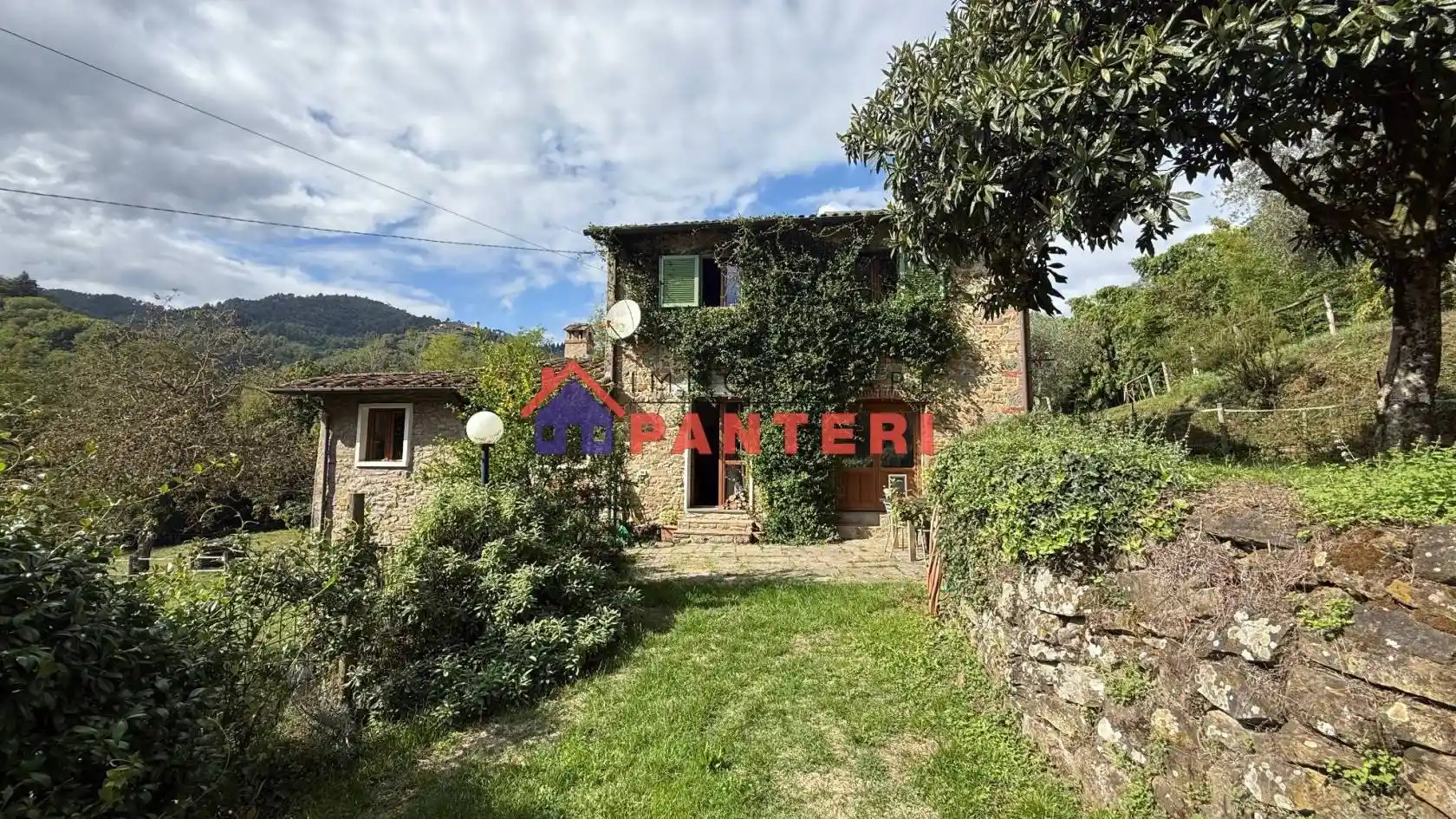 Rustico - Casale in vendita a Pescia