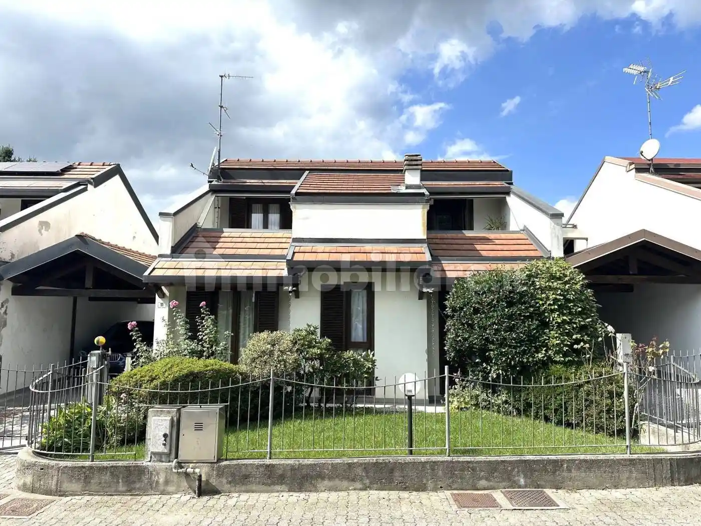 Villa in vendita a Montano Lucino