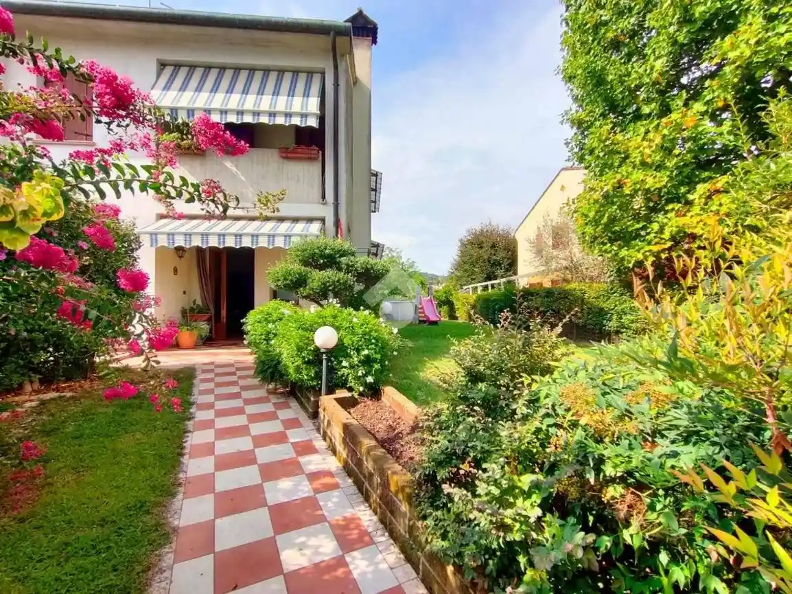 Villa in vendita a Nervesa della Battaglia