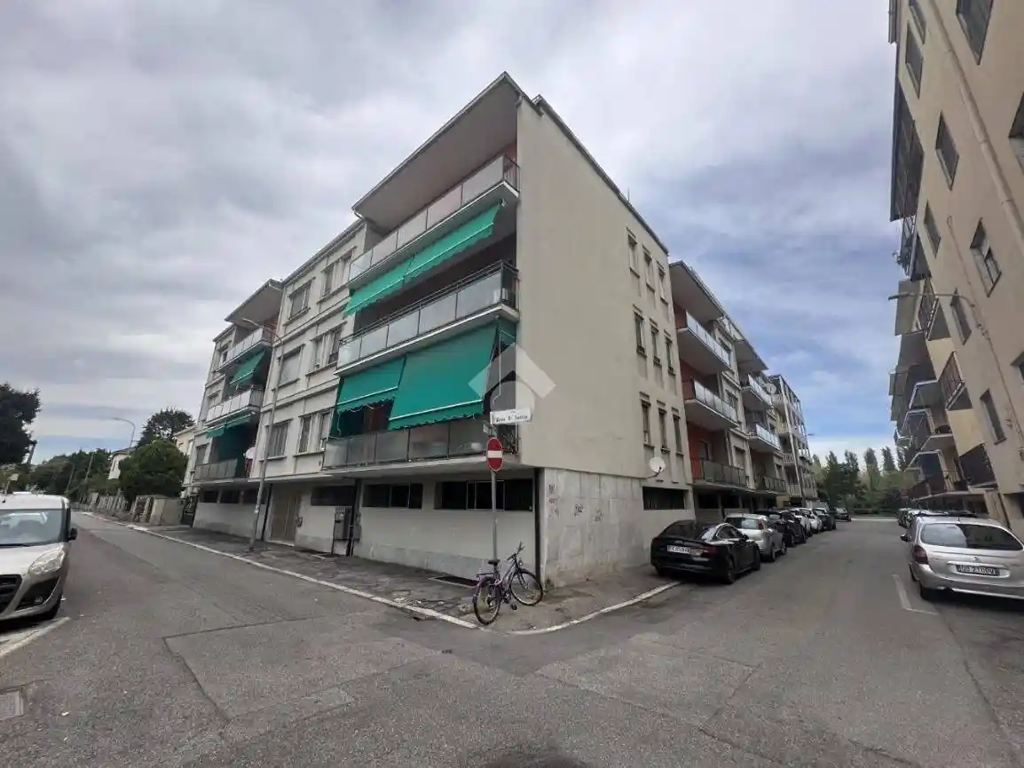 Appartamento in vendita a Pavia