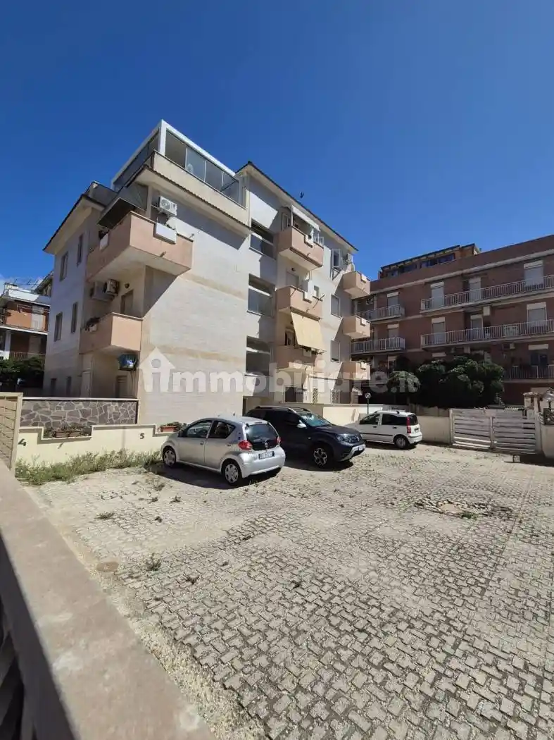 Appartamento in vendita a Pomezia