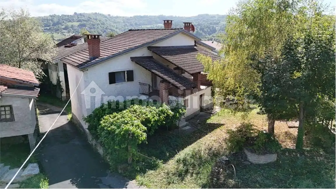 Casa indipendente in vendita a Roascio