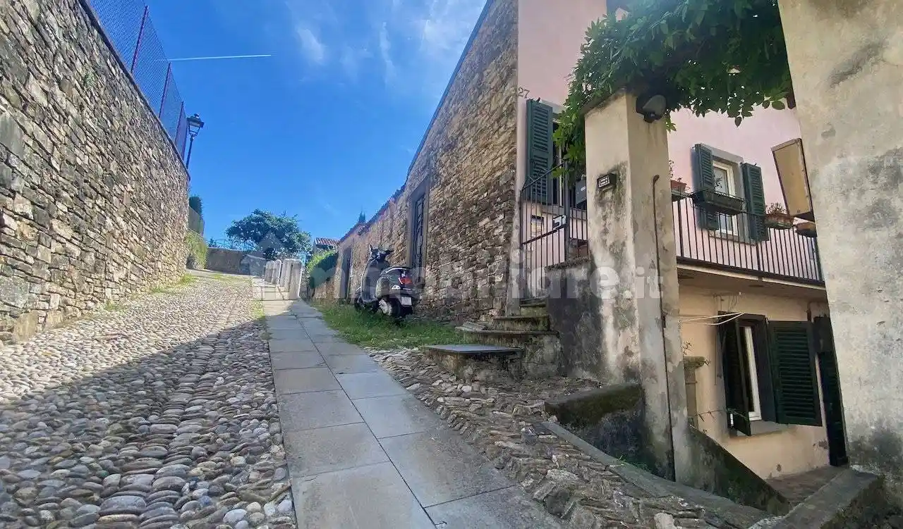 Bilocale ottimo stato, su più livelli, Città Alta, Bergamo - foto 3