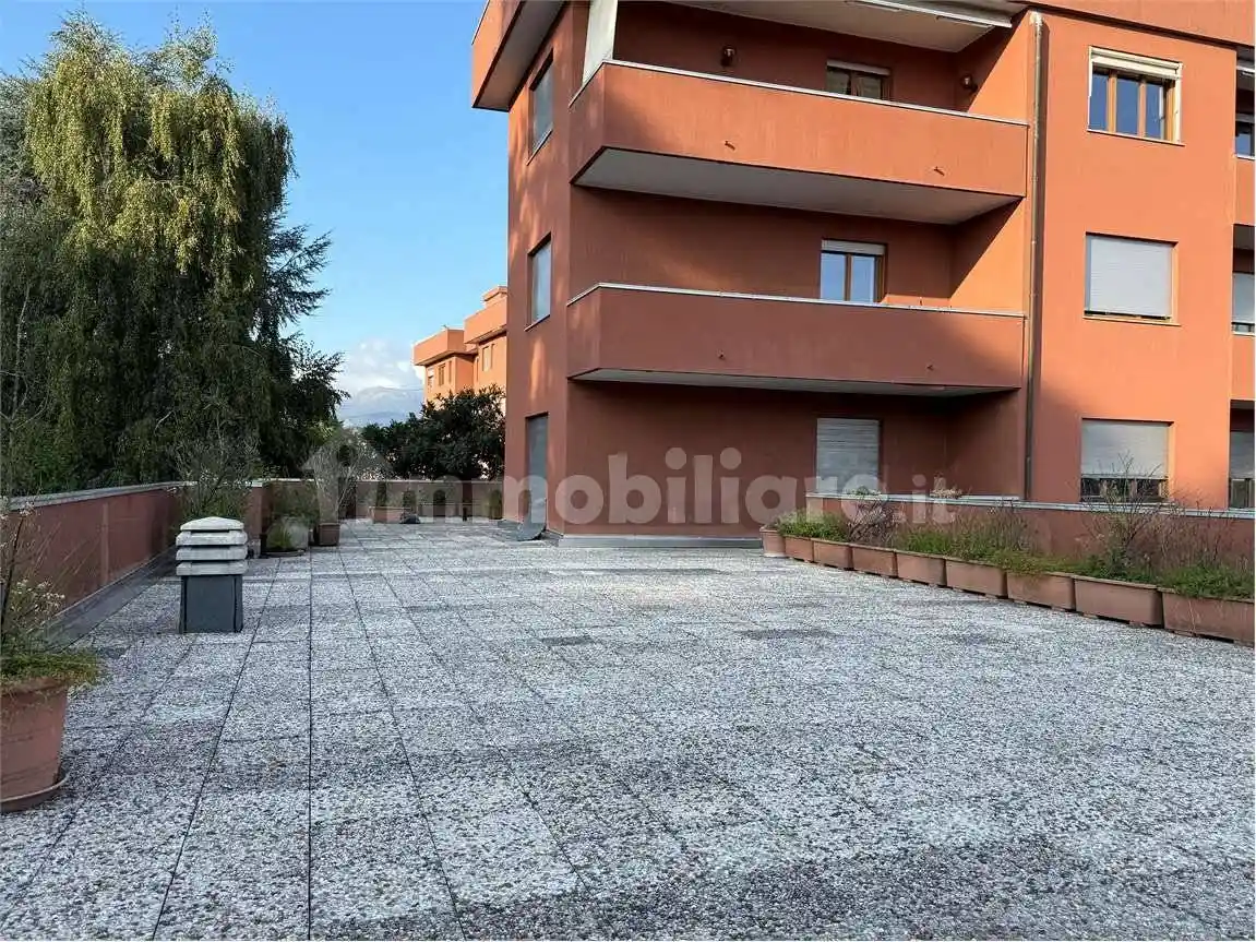 Quadrilocale via Umberto Maddalena, Centro, Cantù - foto 2