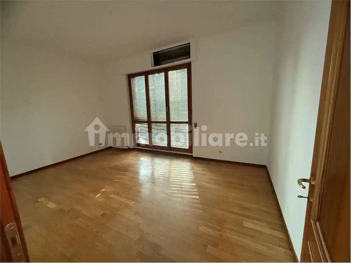 Quadrilocale via Umberto Maddalena, Centro, Cantù - foto 4