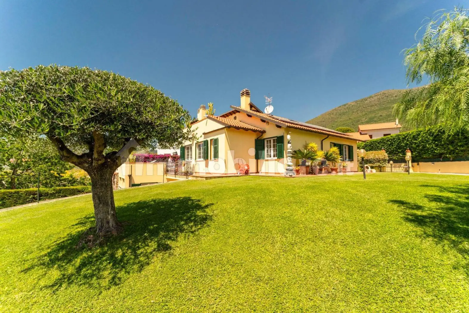 Villa unifamiliare, ottimo stato, 292 m², Piamboschi, Cisano sul Neva - foto 2