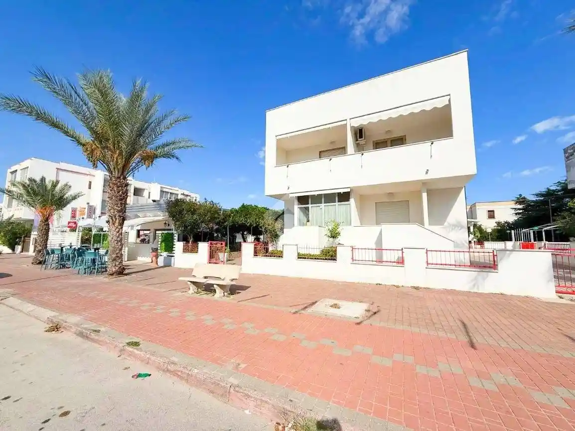 Appartamento in vendita a Lesina