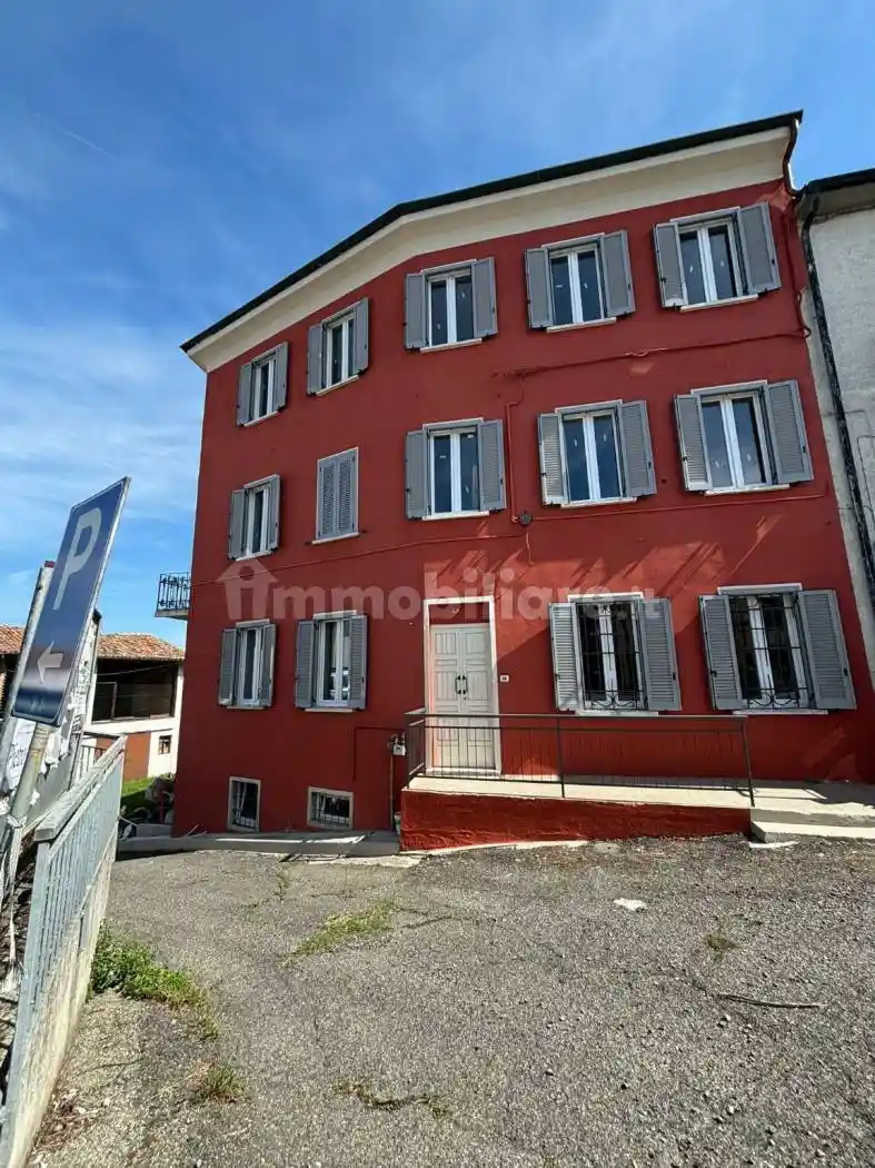 Casa indipendente in vendita a Castana