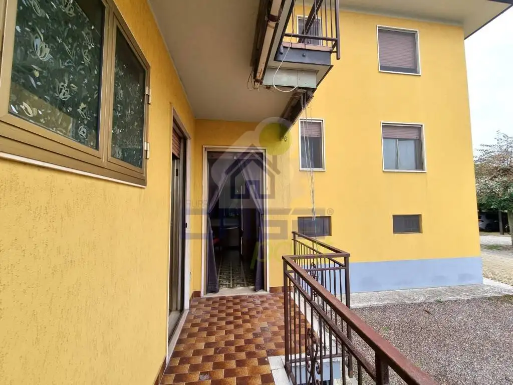 Trilocale via Vittorio Veneto, Centro, Brembio - foto 5