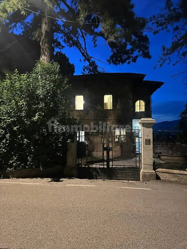 Casa indipendente in affitto a Montefalco