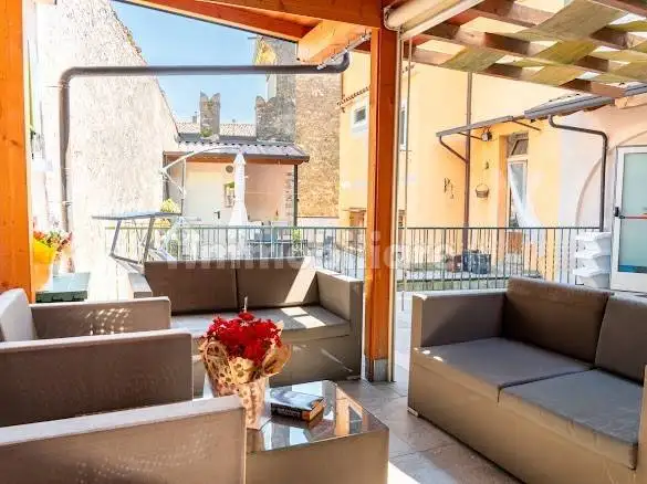 Appartamento in affitto a Gargnano