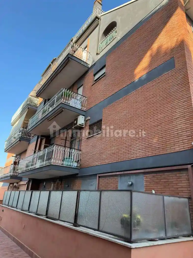 Quadrilocale via Angelo Marabini, 117, Borghesiana, Roma - foto 2