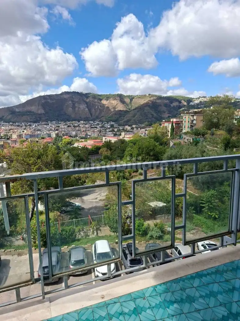 Appartamento in vendita a Napoli