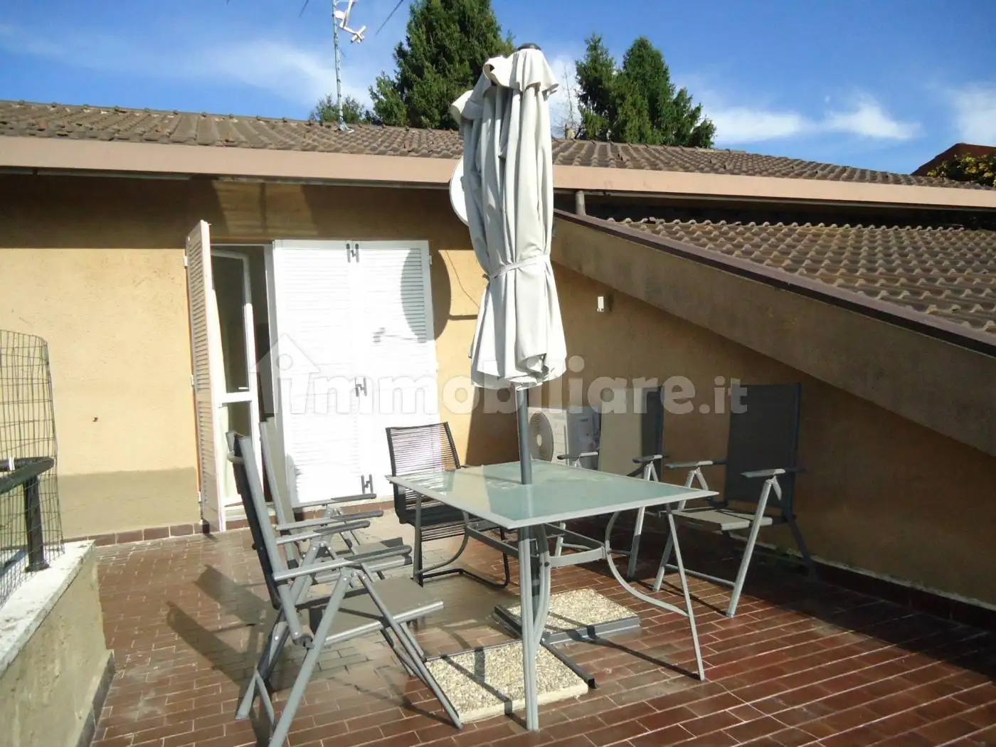 Villa in affitto a Bardello con Malgesso e Bregano