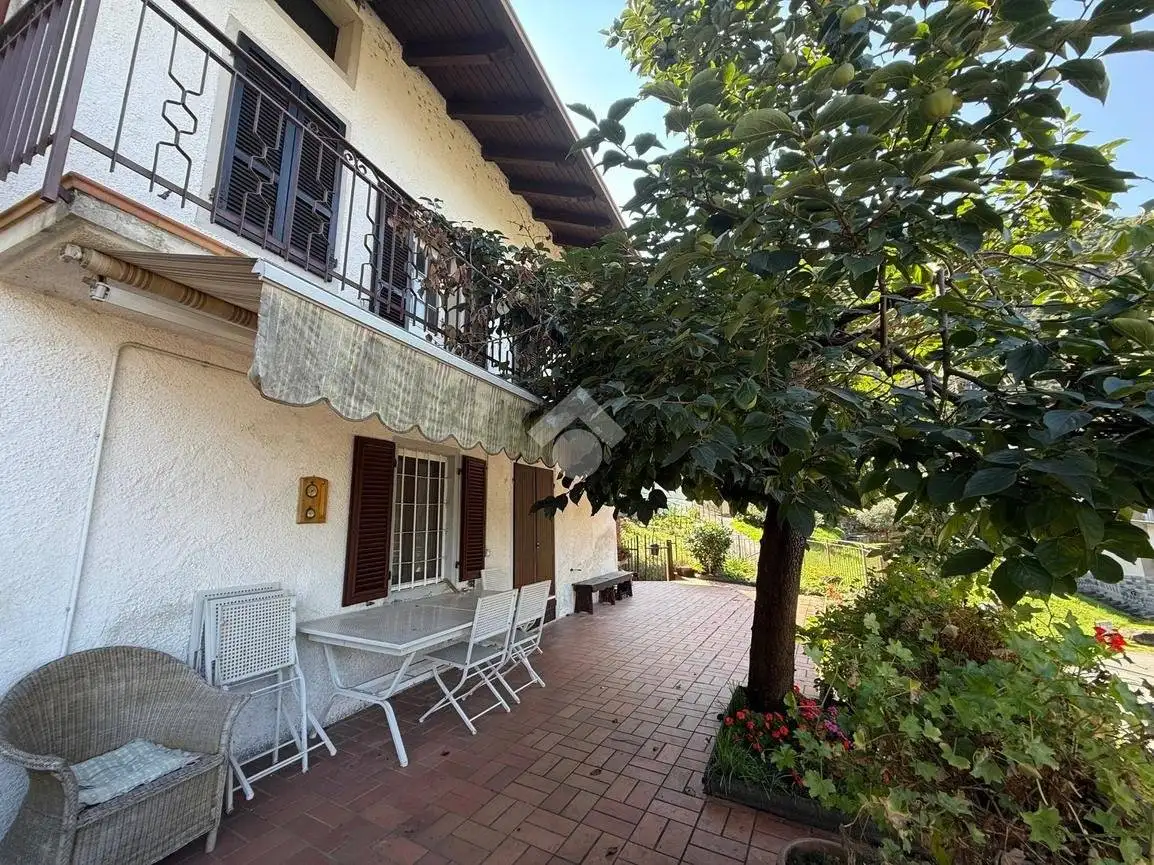 Casa indipendente in vendita a Pisogne