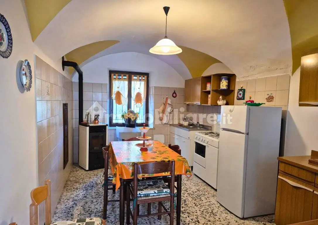 Casa indipendente in vendita a Monastero di Vasco