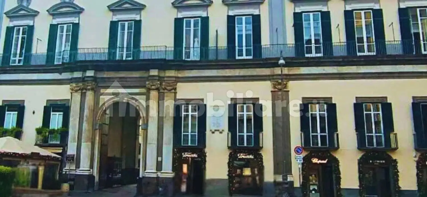 Appartamento in vendita a Napoli