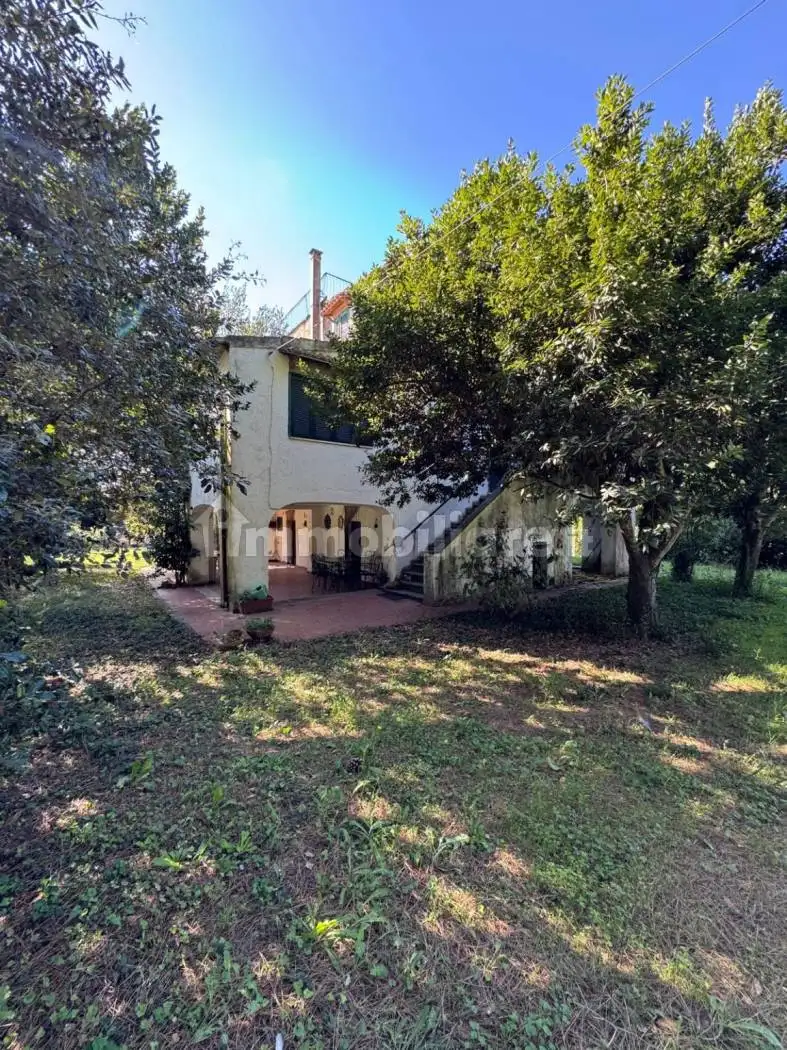 Villa in vendita a Marta