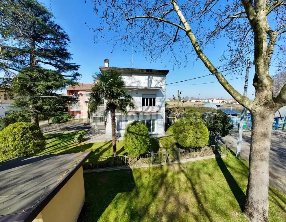 Villa in vendita a Imola