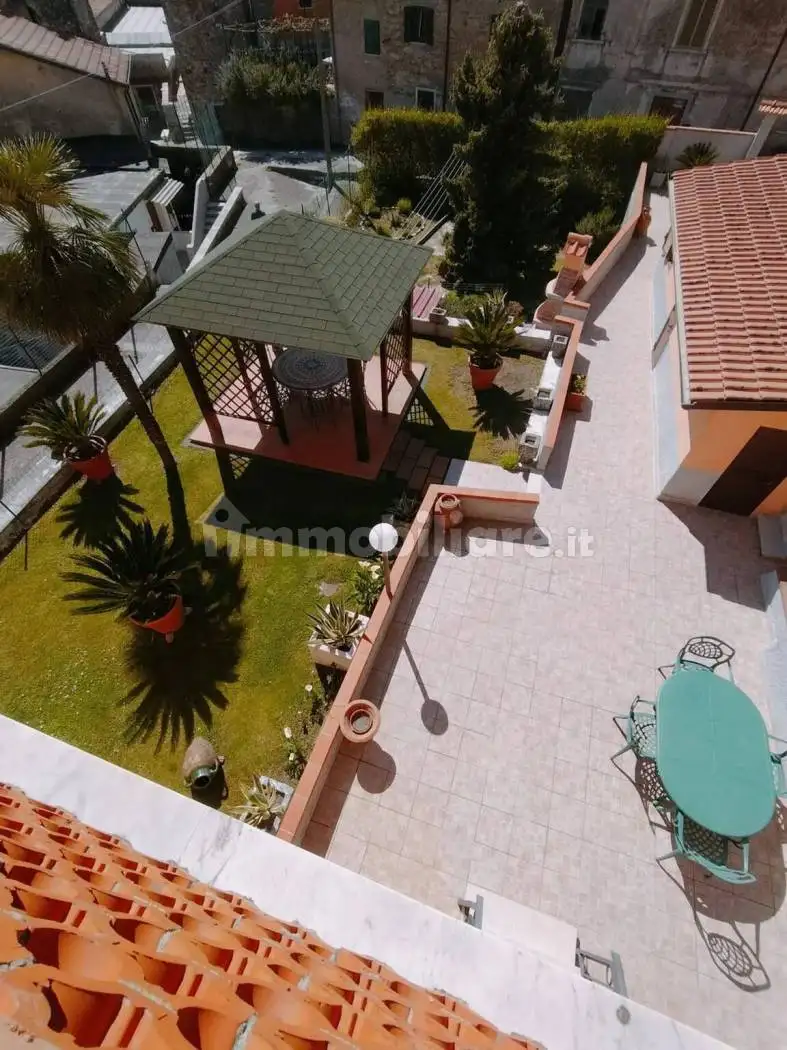 Villa in vendita a Carrara