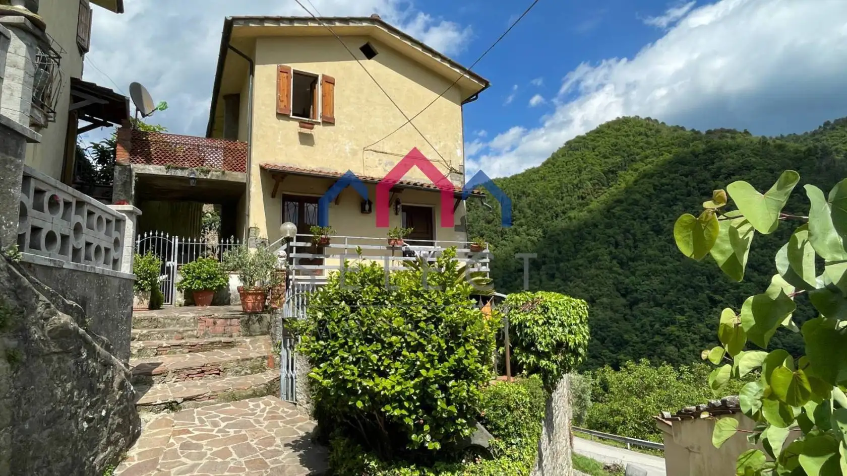 Casa indipendente in vendita a Villa Basilica