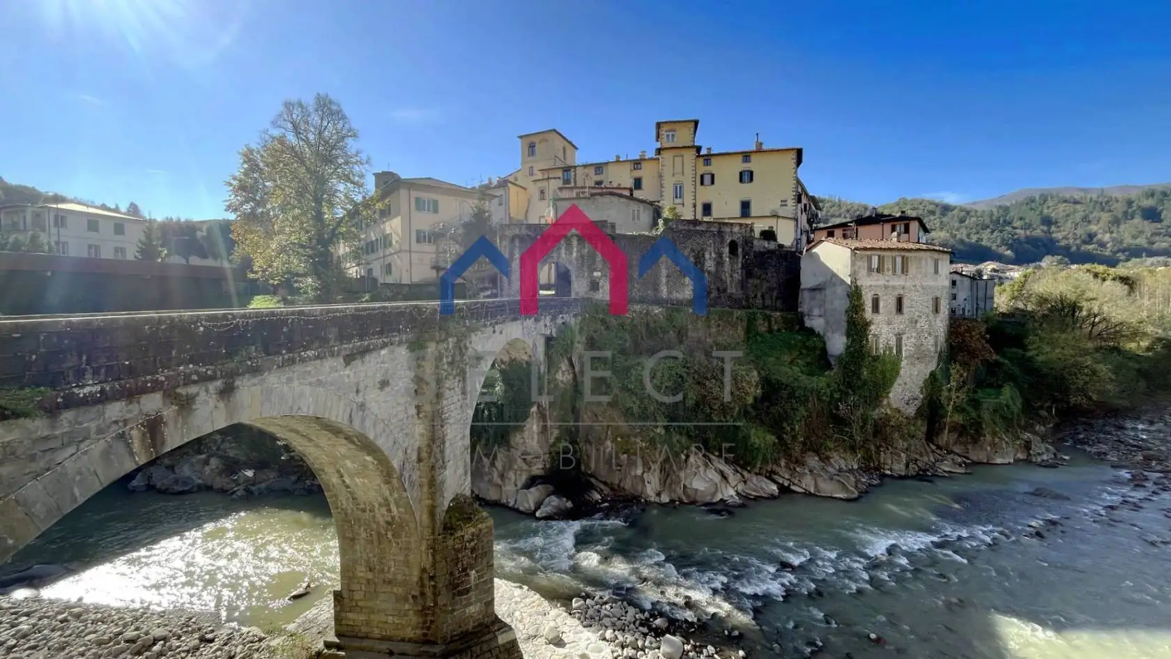 Quadrilocale ottimo stato, su più livelli, Centro, Castelnuovo di Garfagnana - foto 2