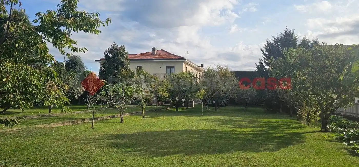 Villa in vendita a Cavour