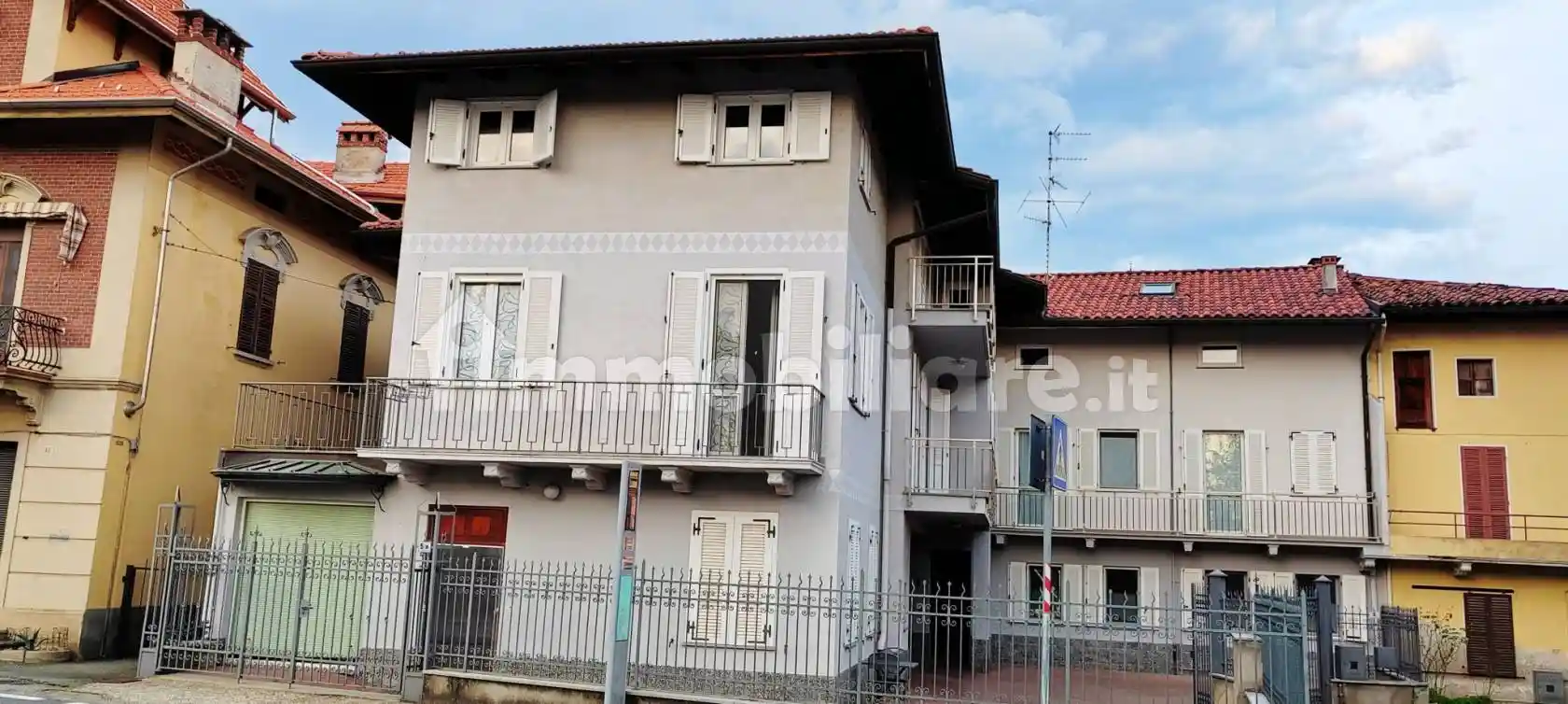 Villa bifamiliare piazza Mario Graziola 4, Centro, Lessona - foto 3