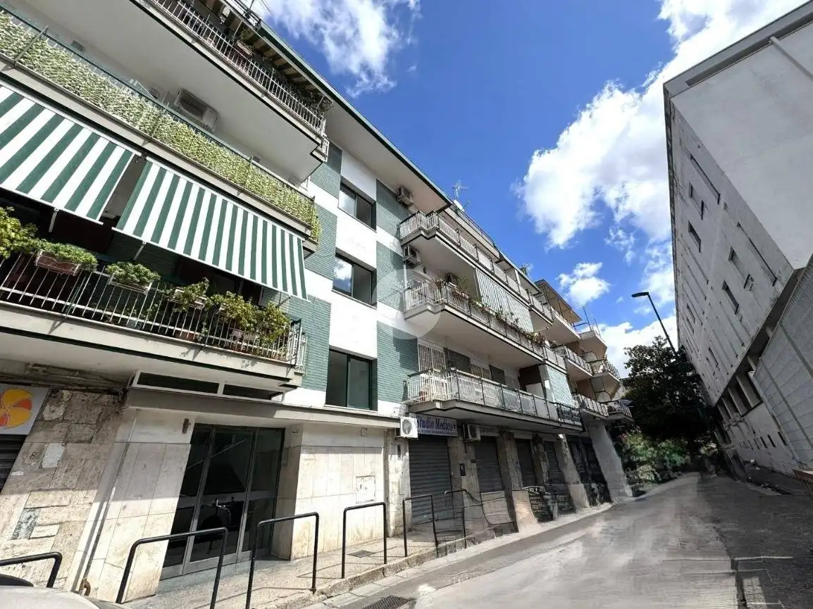 Appartamento in vendita a Napoli