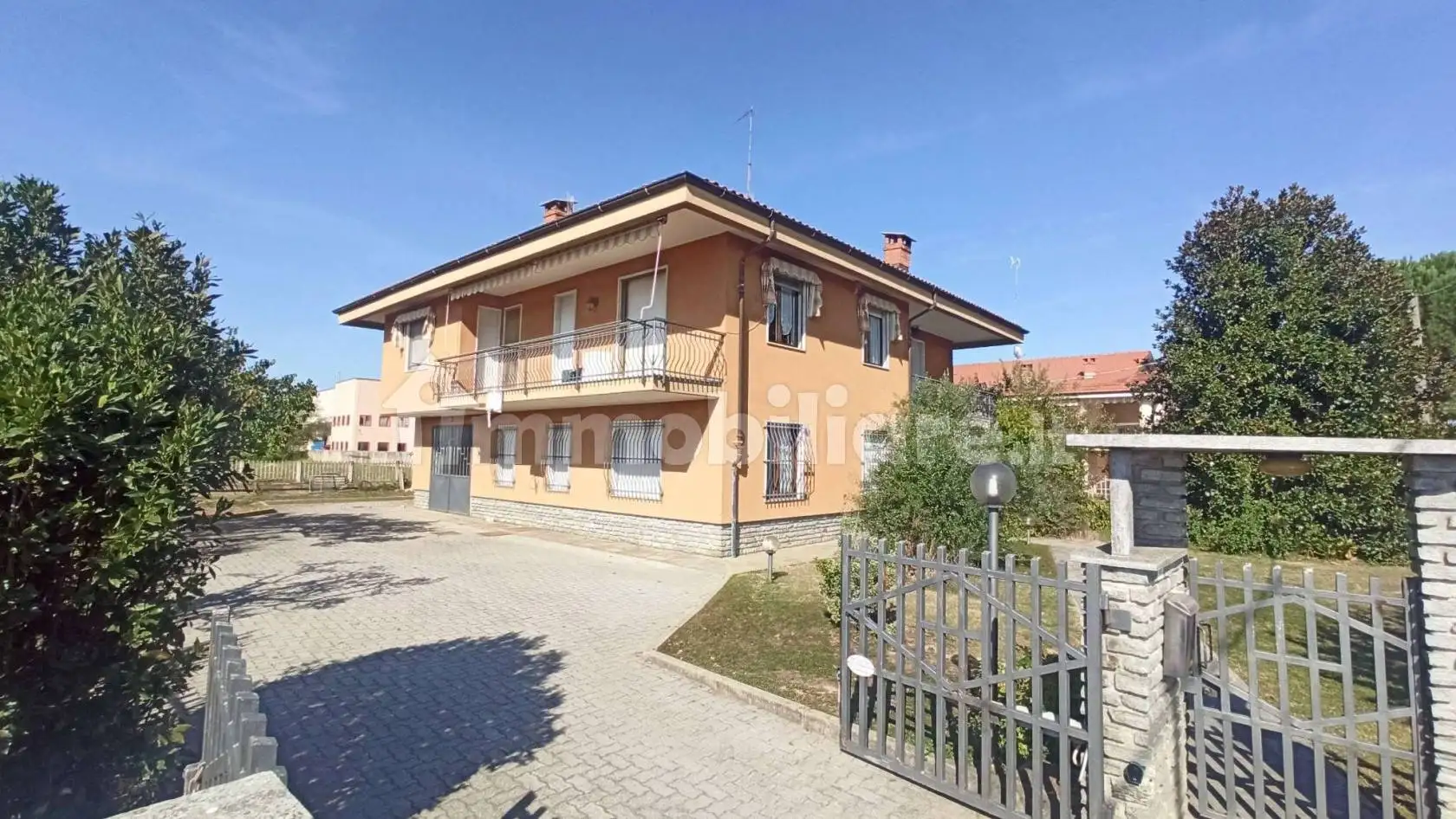 Villa in vendita a Carrù