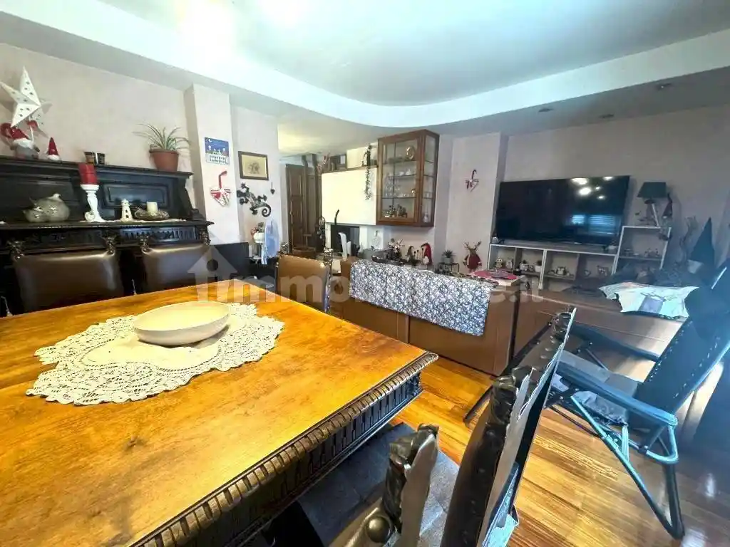 Appartamento via Tour De Grange, 15, Centro, Chatillon - foto 3