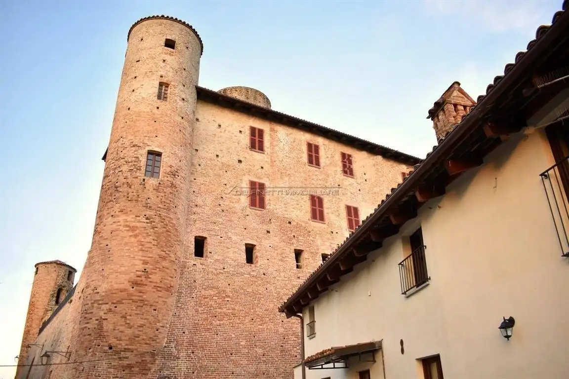 Quadrilocale via Cavour, Centro, Castiglione Falletto - foto 2