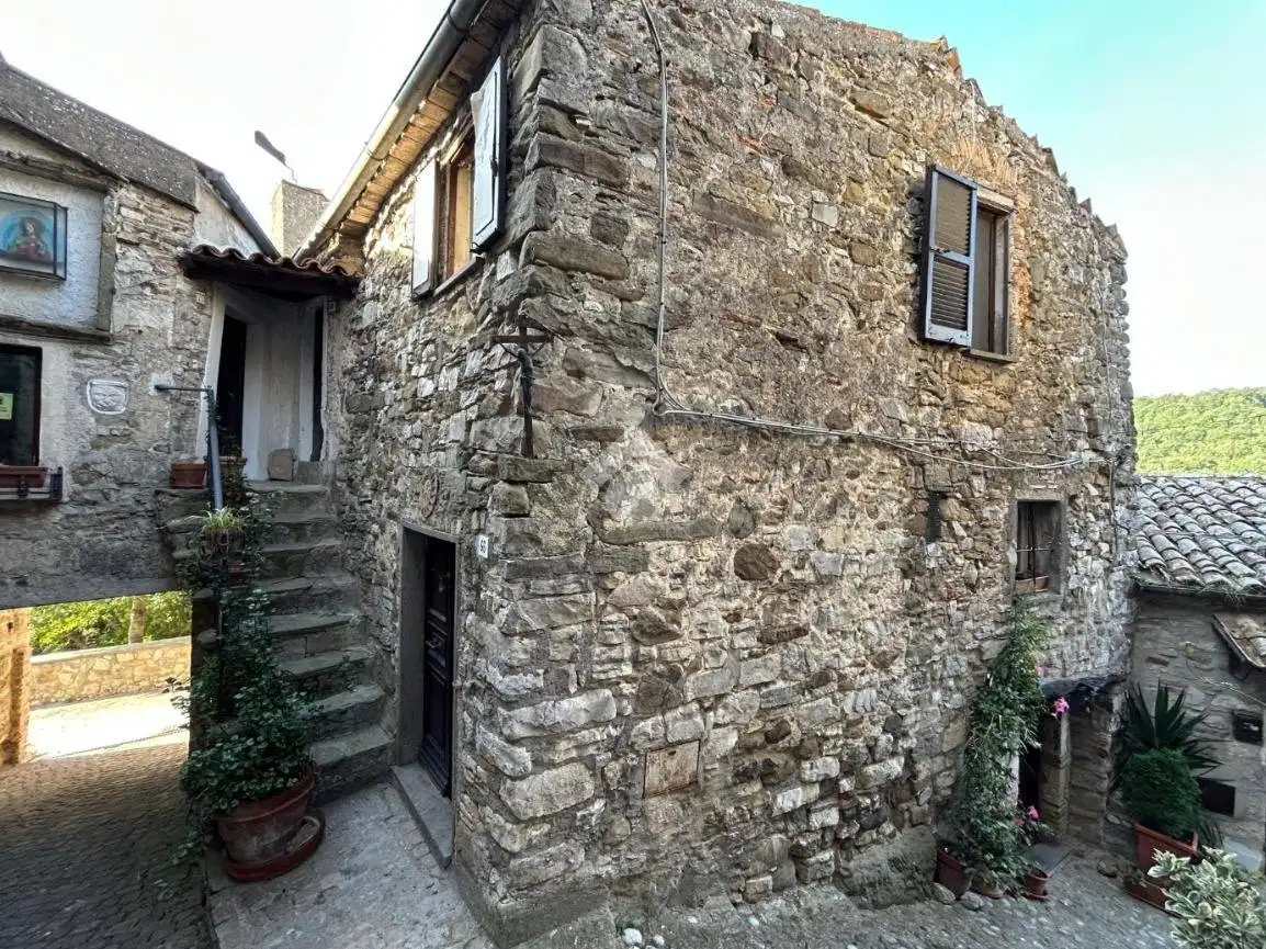 Appartamento in vendita a Baschi