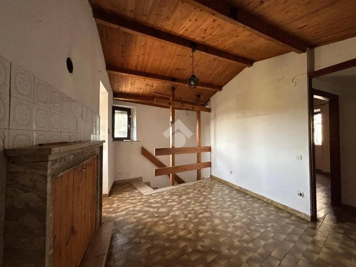 Trilocale via di Mezzo 66, Centro, Baschi - foto 5