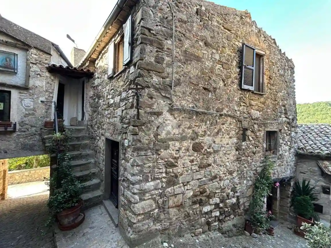 Trilocale via di Mezzo 66, Centro, Baschi - foto 4