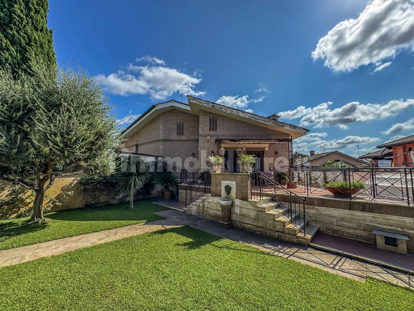 Villa bifamiliare in vendita a Roma