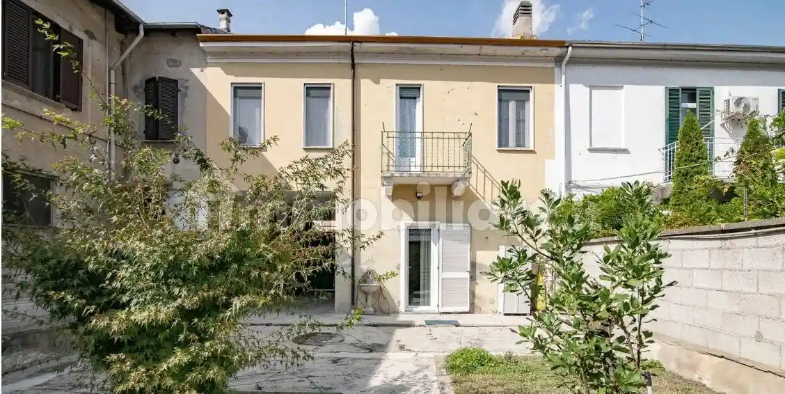 Casa indipendente in vendita a Mortara