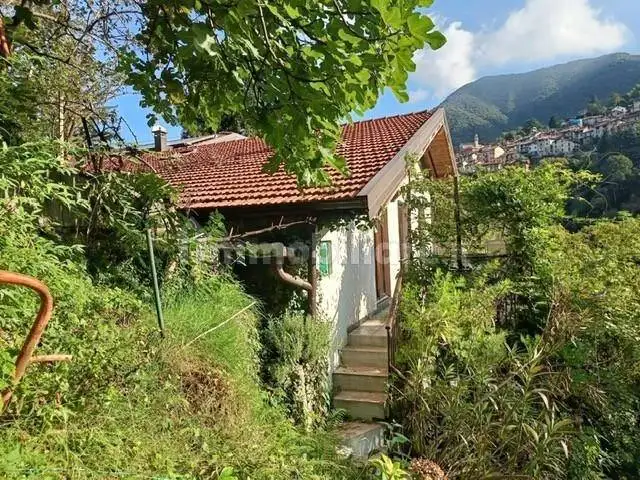 Casa indipendente in vendita a Faggeto Lario
