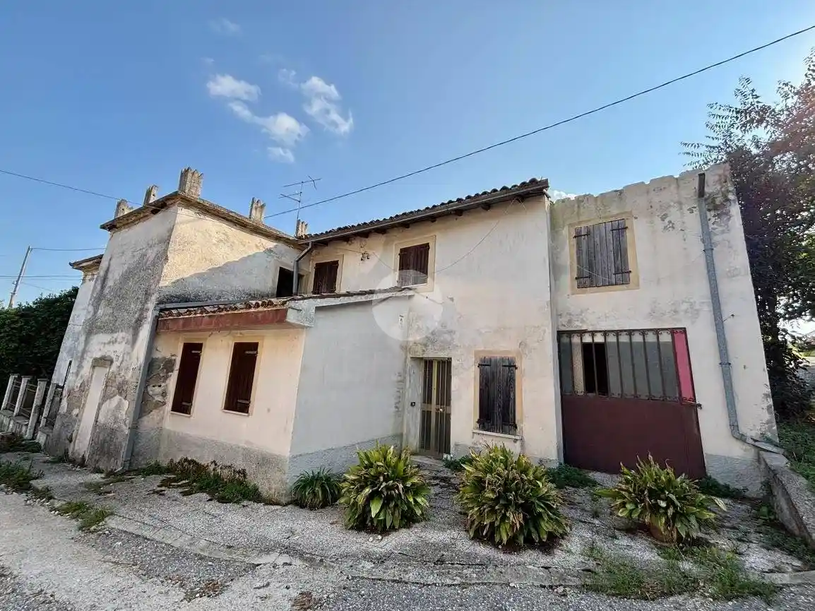 Casa indipendente in vendita a Valeggio sul Mincio