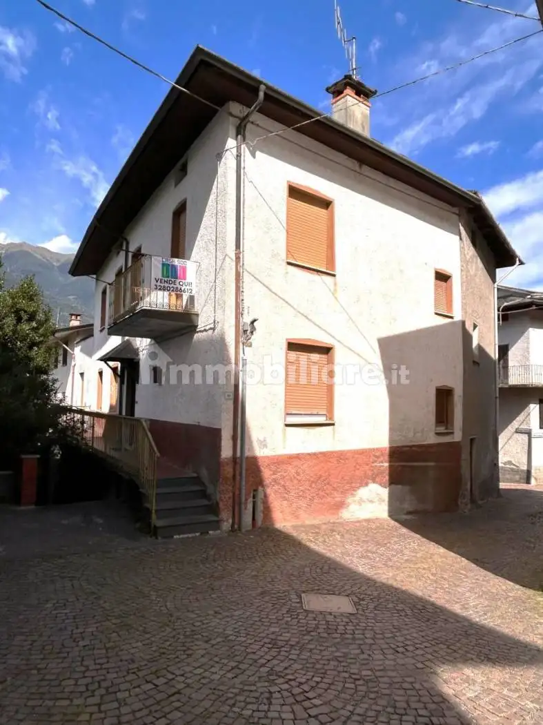 Villa in vendita a Cedrasco