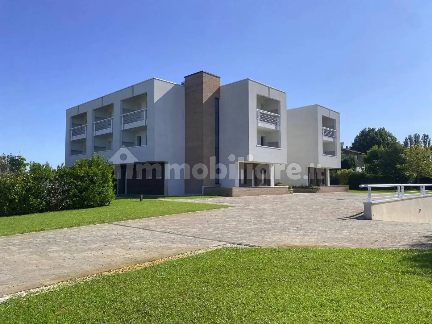 Monolocale via Ugo Lenzi 10, Centro, Budrio - foto 2