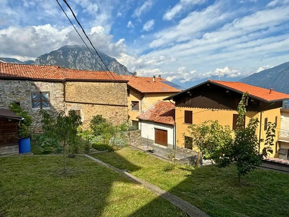 Casa indipendente in vendita a Angolo Terme