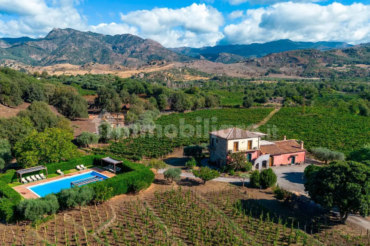 Rustico - Casale in vendita a Castiglione di Sicilia