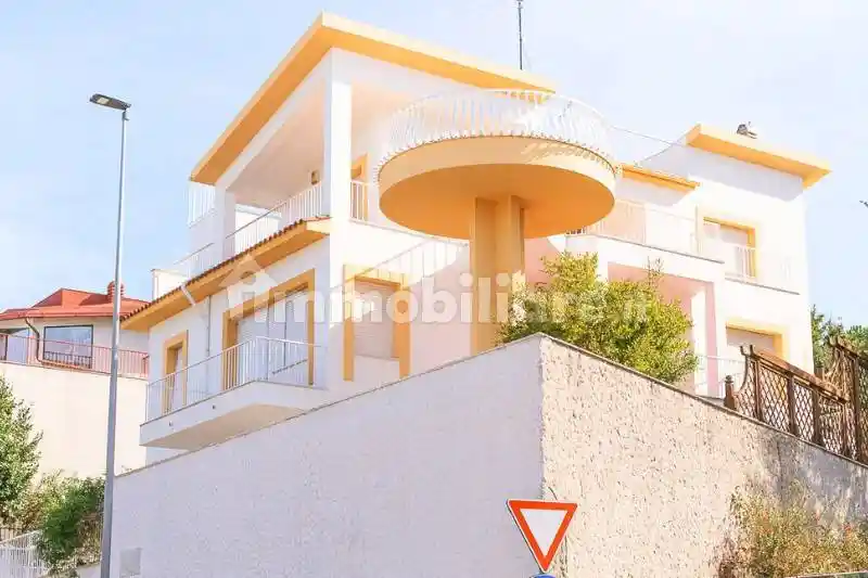 Villa unifamiliare, buono stato, 340 m², Pietralacroce, Ancona - foto 2