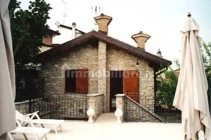Villa in vendita a Alta Val Tidone