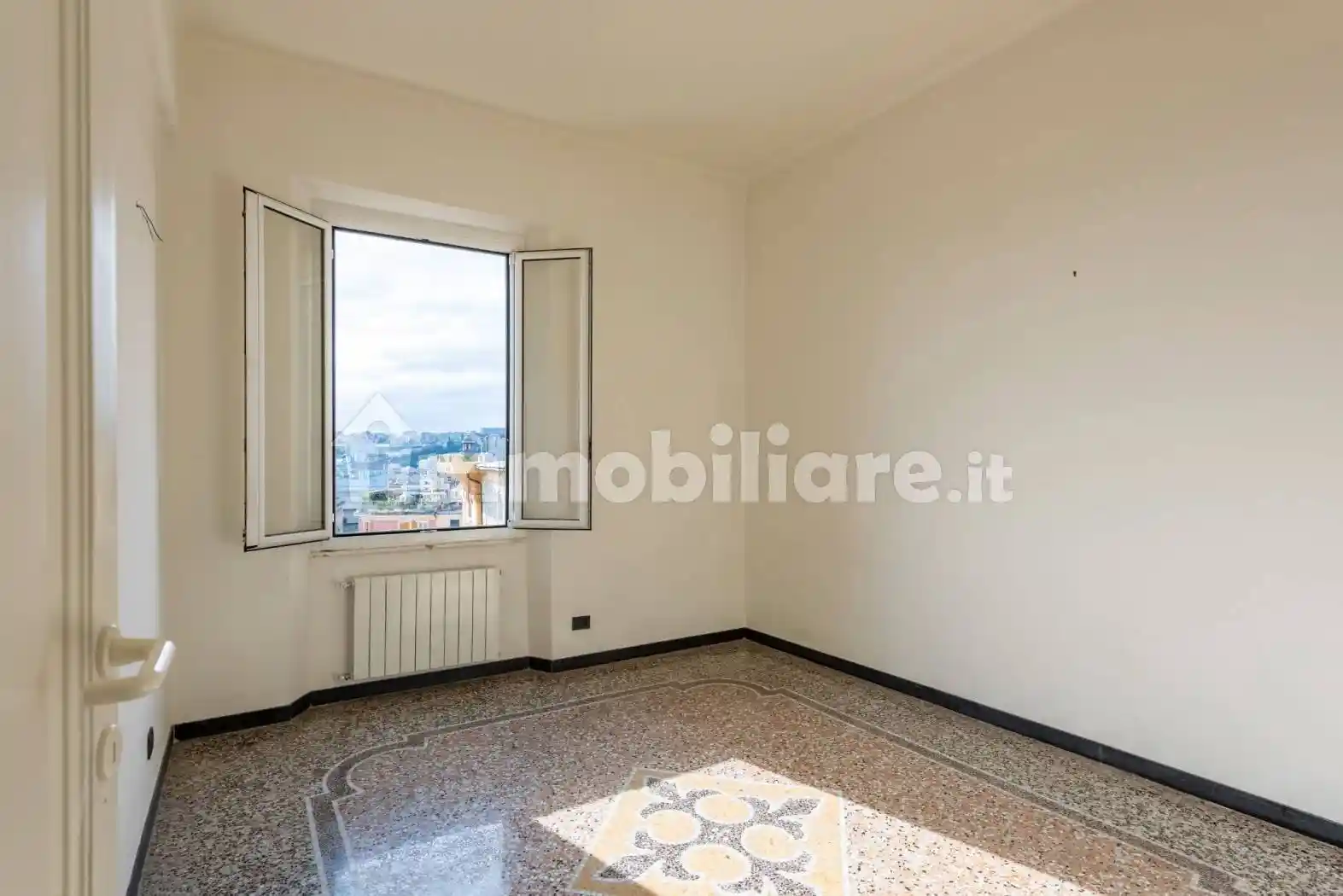 Trilocale salita di San Nicolosio, Carmine, Genova - foto 4