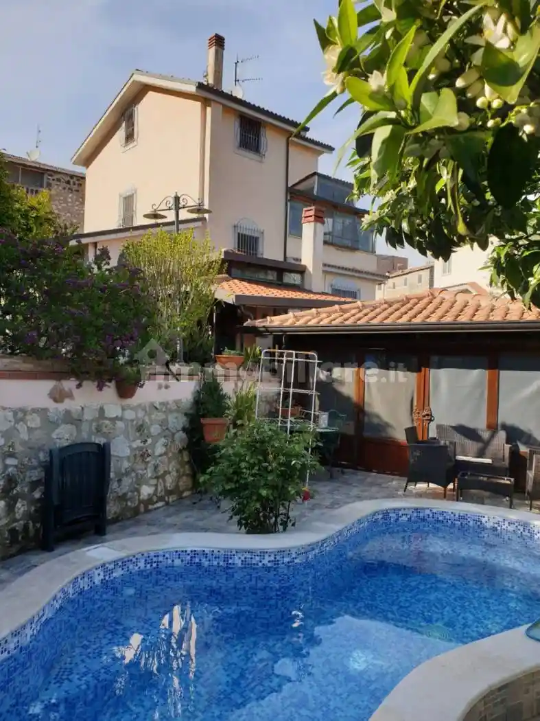 Villa in vendita a Santi Cosma e Damiano