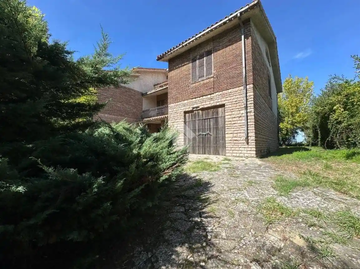 Casa indipendente in vendita a Montecastrilli