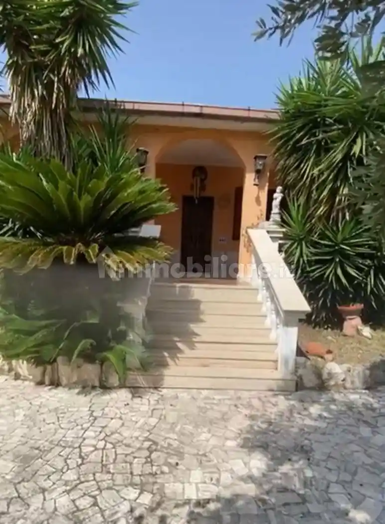 Villa in vendita a Latina