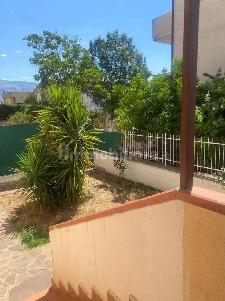 Villa bifamiliare via delle Margherite, Centro, Castrovillari - foto 2